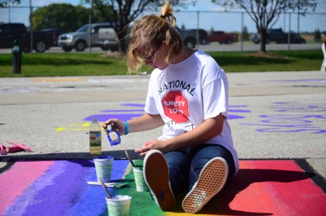 Teams, clubs paint stadium for homecoming