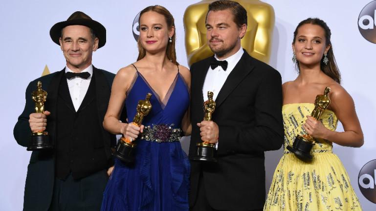 (From left to right) Mark Rylance, Brie Larson, Leonardo DiCaprio, and Alicia Vikander holding their awards. These were first time wins for all four of them.