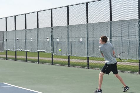 Senior Joel Heil makes school history in tennis