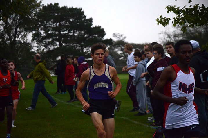 Tom Altier '18 races at the Fort Dodge Invitational  Oct. 5. Altier finished seventh overall with a time of 15:57.