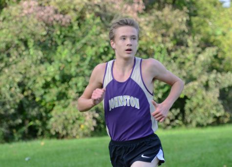 Boys and Girls Cross Country Teams win in Des Moines East