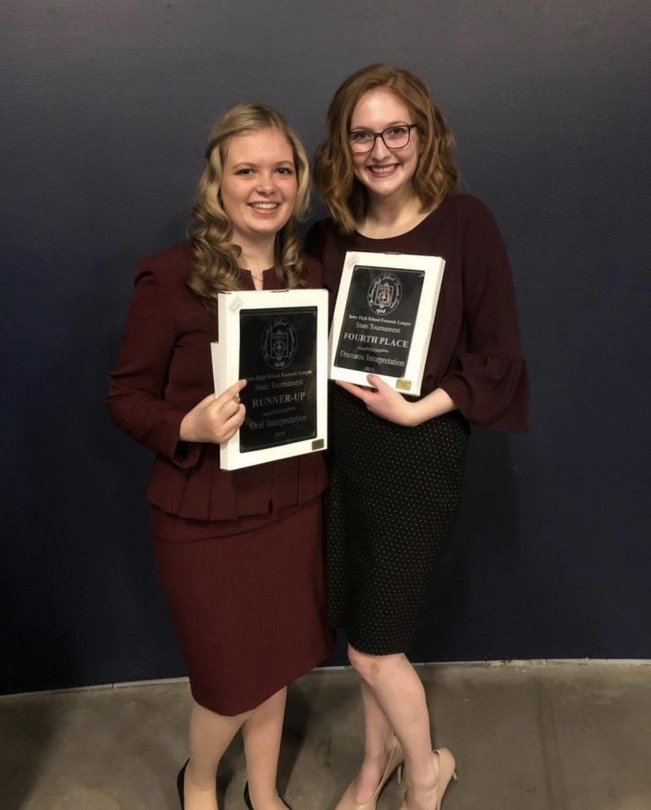 Sierra Wicks ’19 and Morgan Alaimo ’19 after awards.