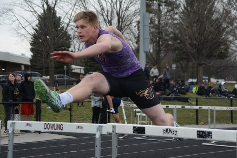 Boys Track Competes At Dowling Catholic Invite