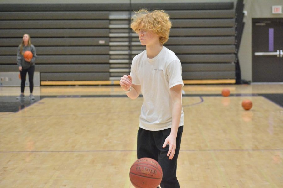 Eli Erikson '20 plays basketball in Track 3 PE. Currently PE meets every other day. The proposal is for it to meet every day for one semester.